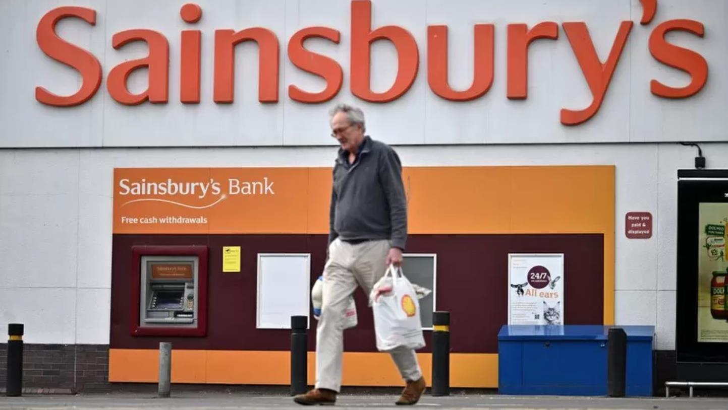 首日40万本！哈里回忆录刷新销量纪录！