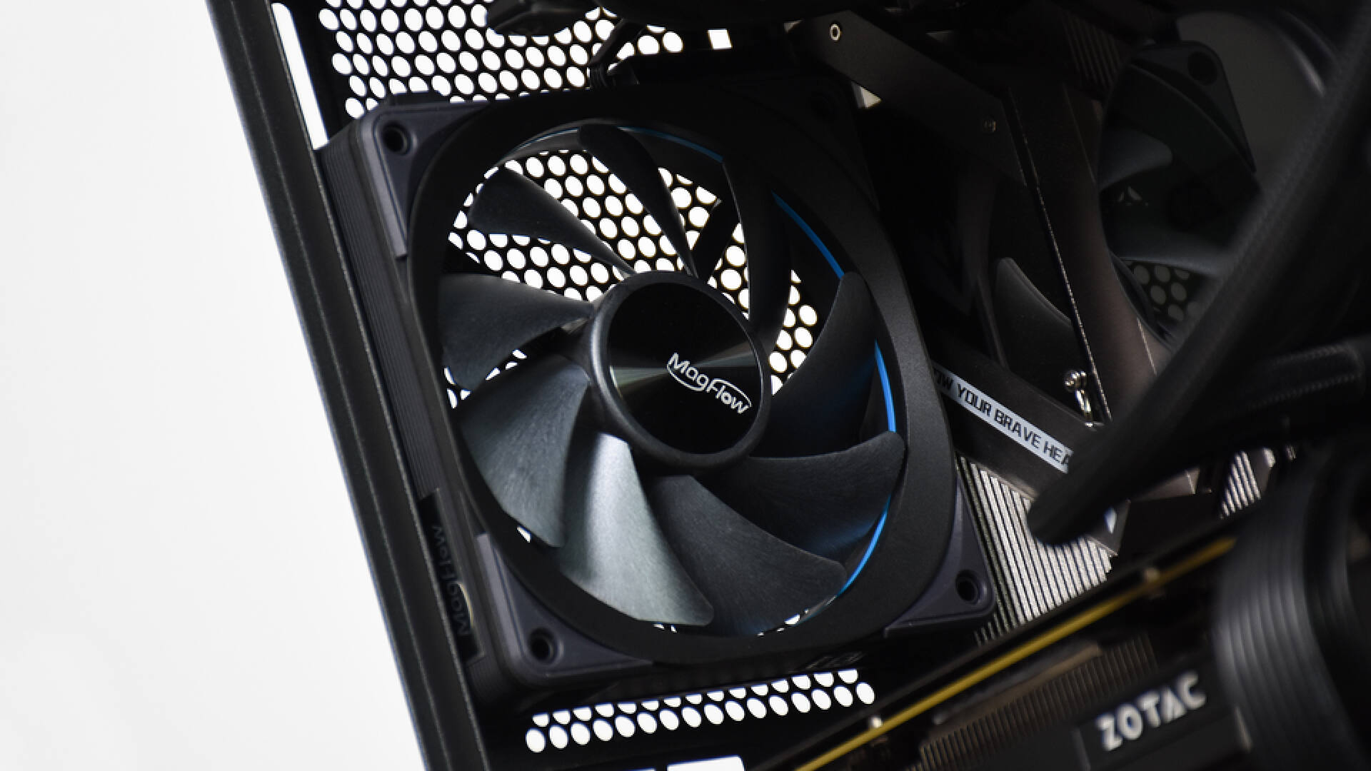 海韵MagFlow1225PWM风扇：磁吸拼接，安装走线更方便