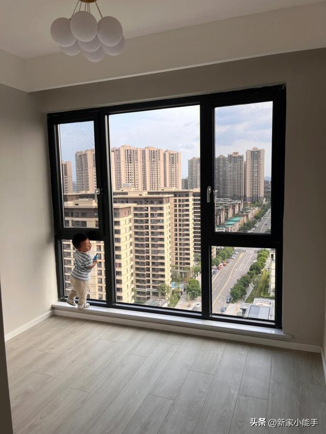 看她家装修的新房,打扫干净就很让人喜欢,忍不住给大家分享一下