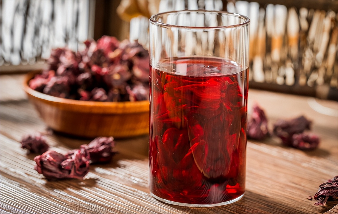 秋冬季节适合喝的养生茶女,寒冷的冬日需要一杯暖暖的养生茶