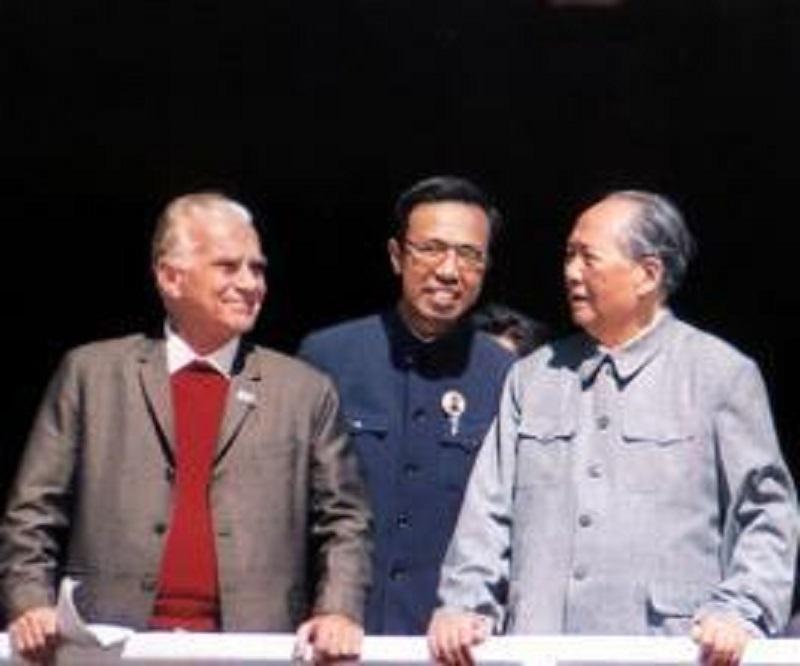 中国研发原*弹子**后，*诺斯**问：原*弹子**还是纸老虎吗？毛主席幽默回答