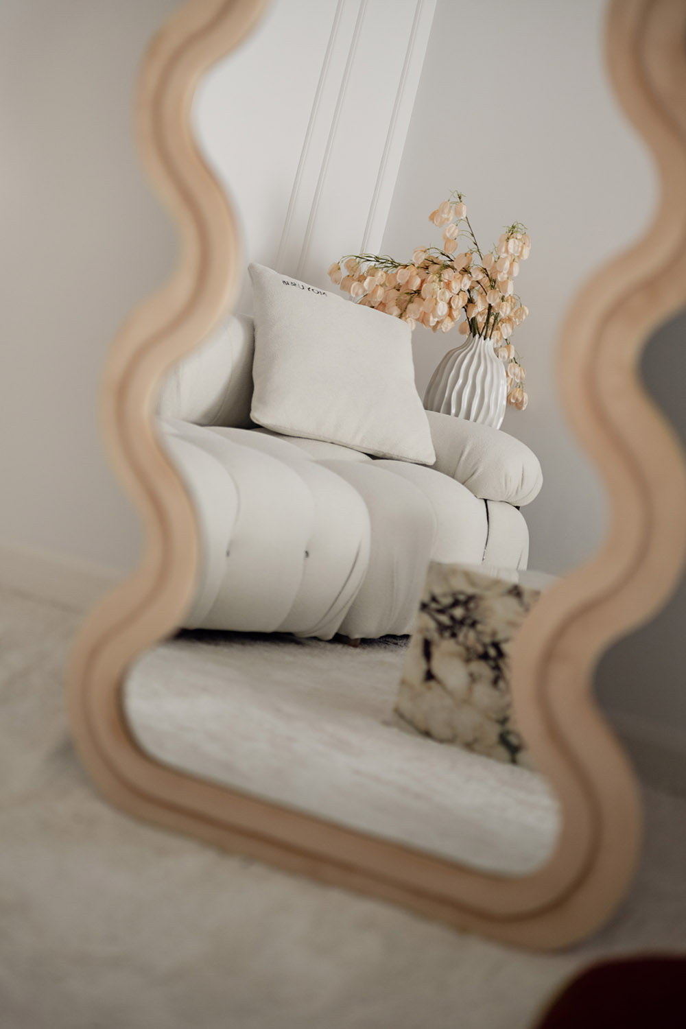 熙攘老街中的“后花园”大巭服饰深圳办公设计欣赏