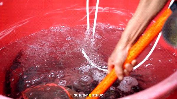 老字号石锅鱼31年老店,温岭石锅肥肠鱼