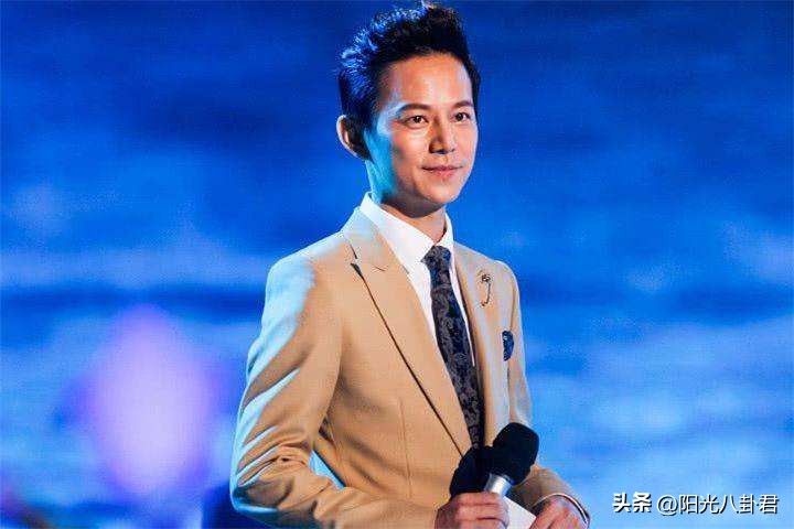 双腿细似竹竿，体型堪比纸片，内娱男星的审美真是太“畸形”了