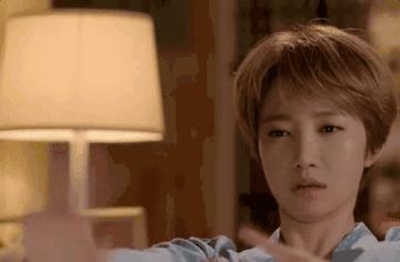 禁忌慾望：深夜影院里的诱惑镜头