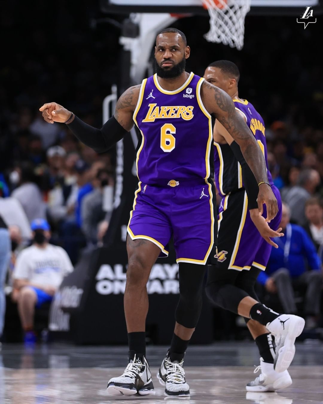 浓眉1.2秒神奇三分绝杀雷霆,浓眉绝杀雷霆改变格局