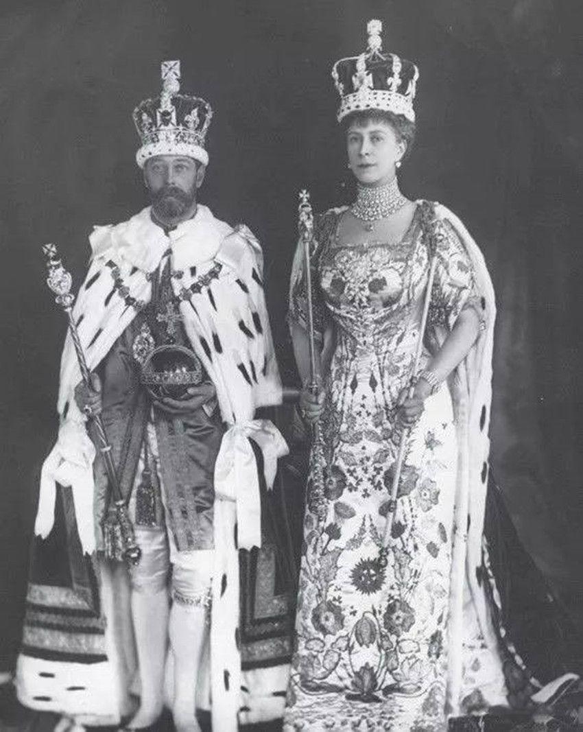 玛丽王后有多少珠宝,英国玛丽王后的各种珠宝首饰简介