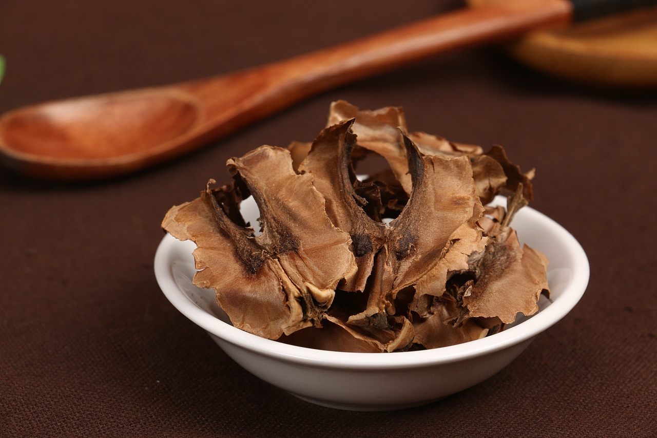 枸杞配什么中药泡茶喝使脾肾不虚,枸杞搭配什么泡开水最补肝肾阴虚