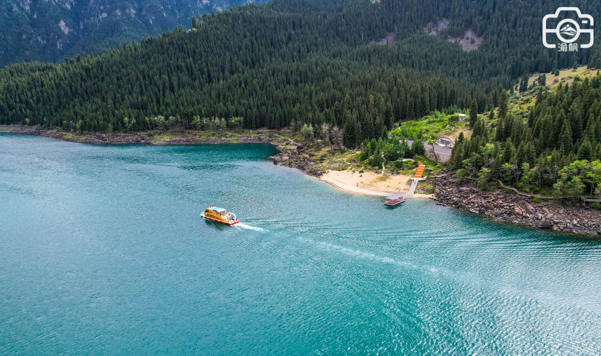 天山天池风景区里西王母瑶池,天山博格达峰下的天池介绍