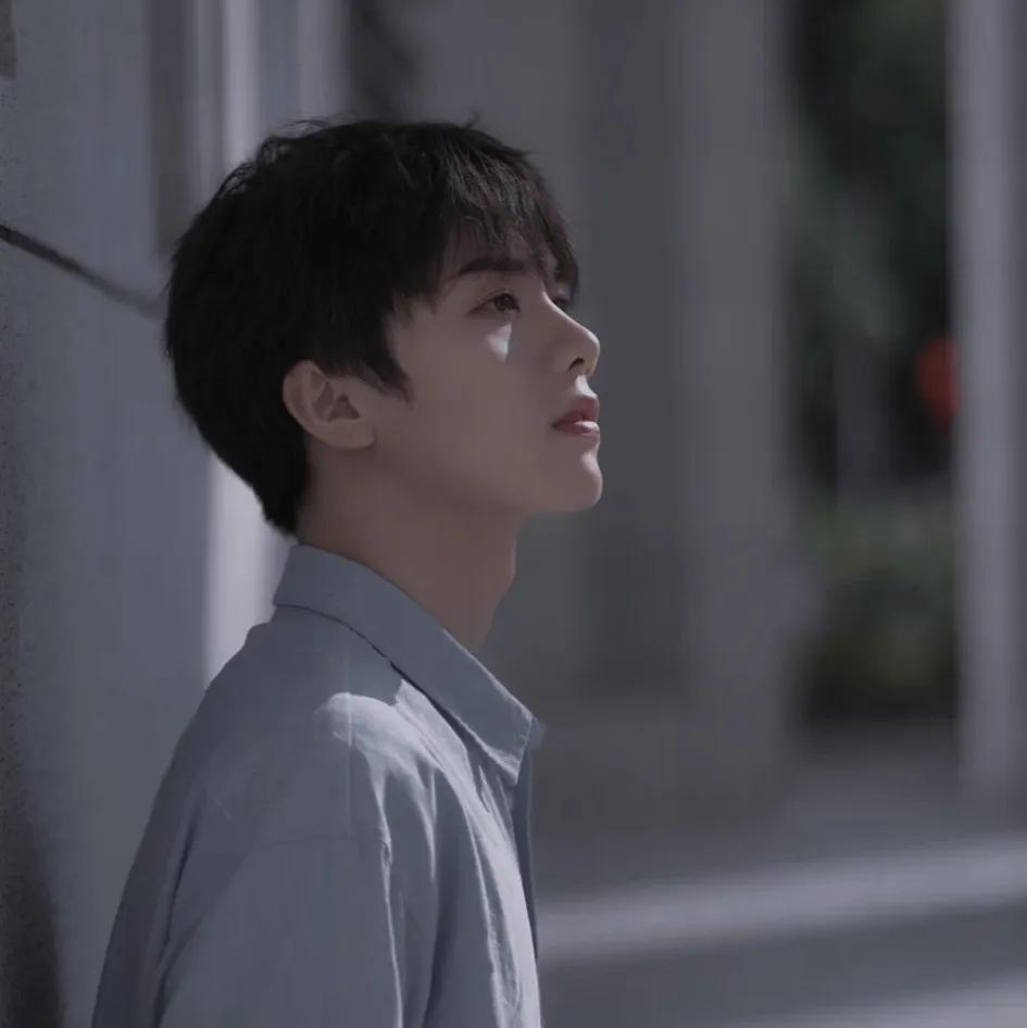 男神头像女生,男头一组优质的男生头像