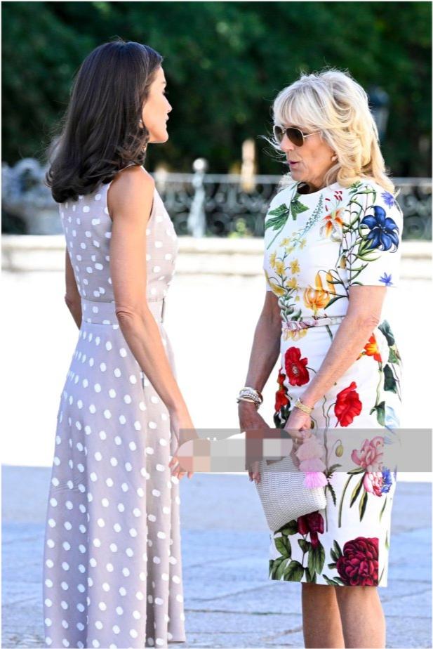 北约领导人夫人合影,北约峰会夫人