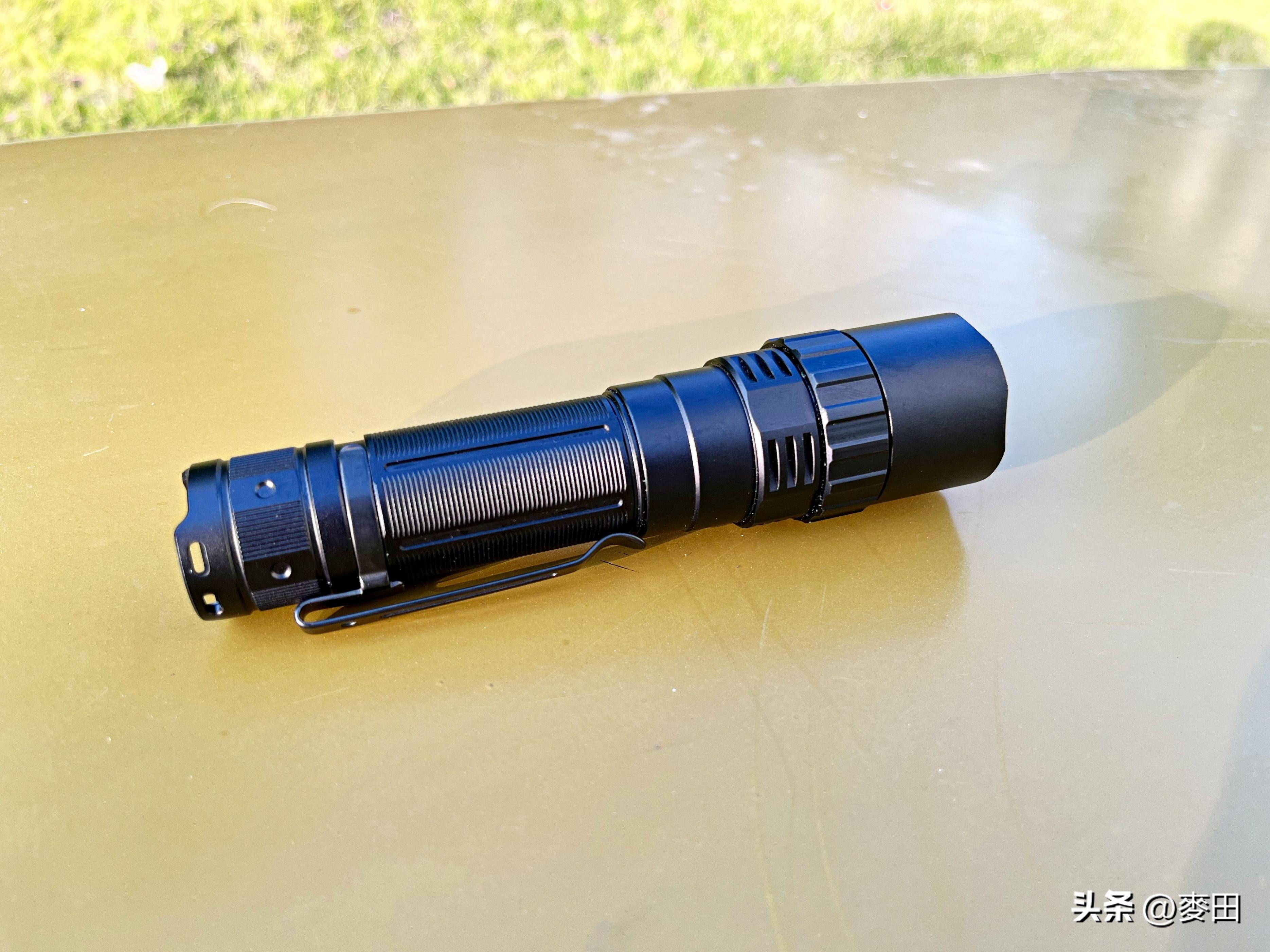 户外照明我选Fenix,菲尼克斯强光远射手电PD40RV3.0体验分享。
