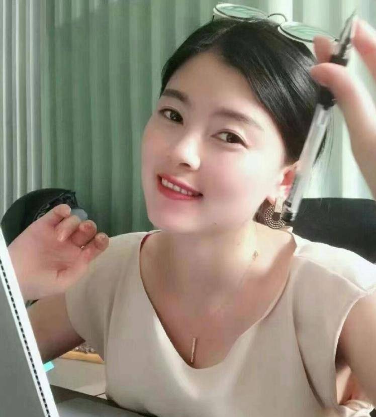 中国最有钱的90后ceo,中国最美ceo