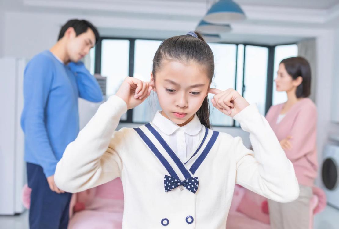 14岁的女孩子叛逆要怎么教育？家长表示头痛，听听过来人的意见