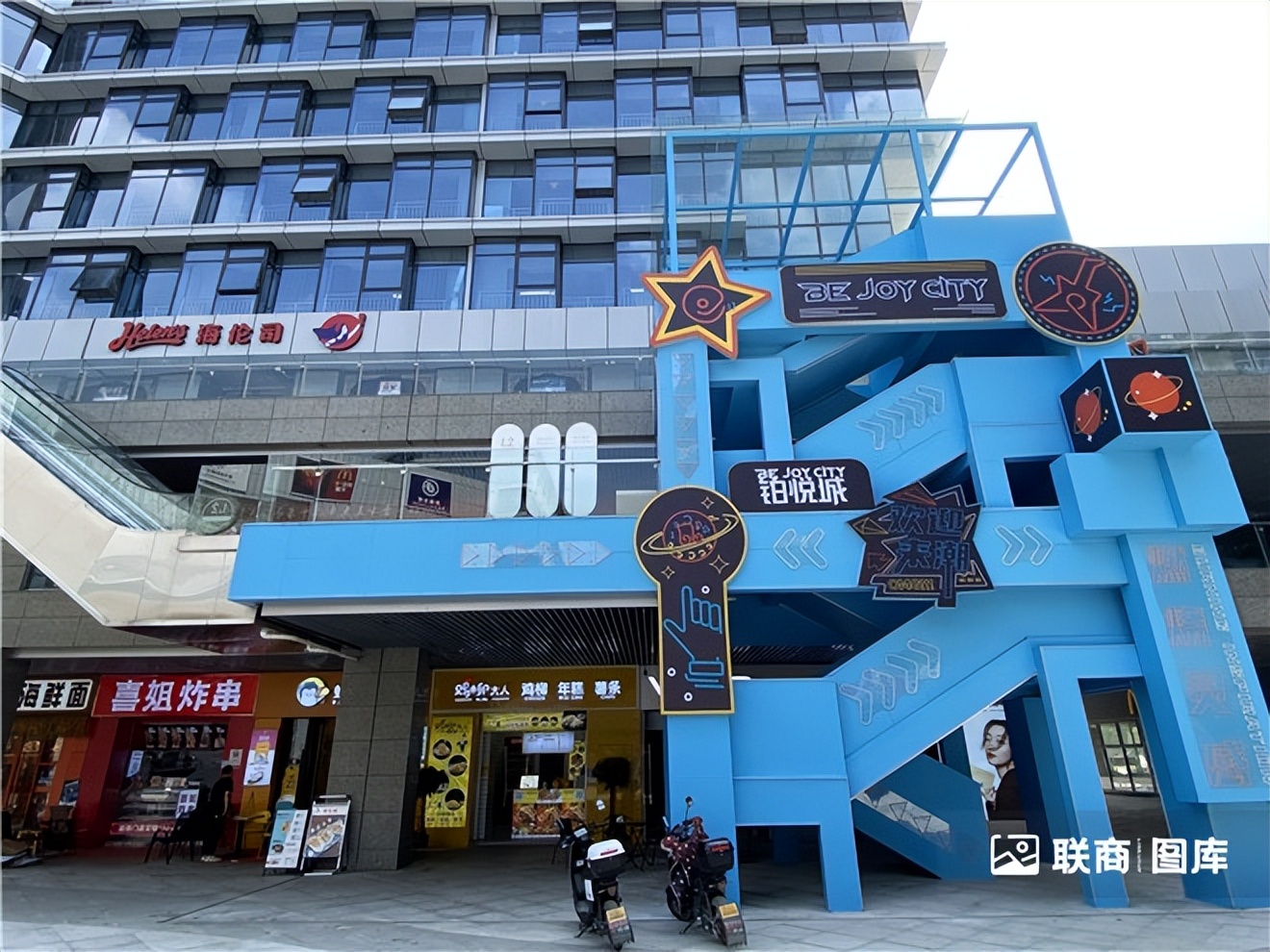 “鸽王”、潮玩街区…实探杭州近期新开的三个商场