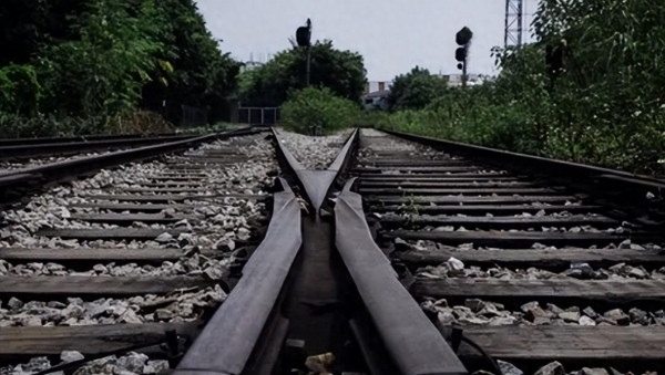 为什么中国有那么多废旧铁轨,中国铁路报废钢轨都去了哪里