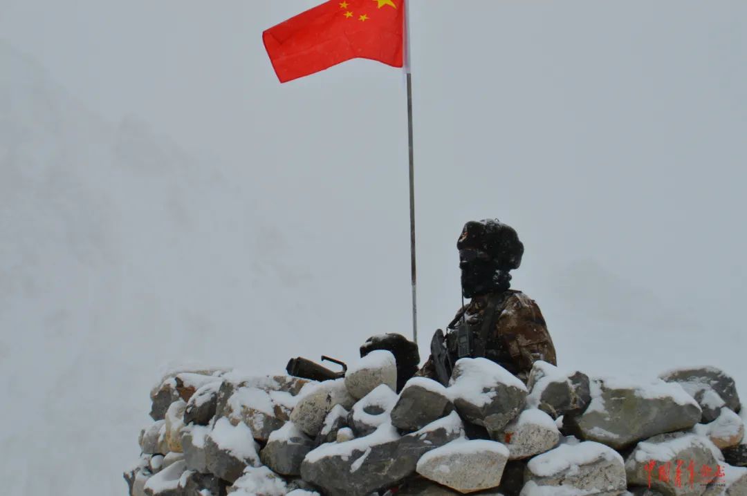 在这里，30岁出头的战士凭借“M型”发际线站在了“鄙视链”上游