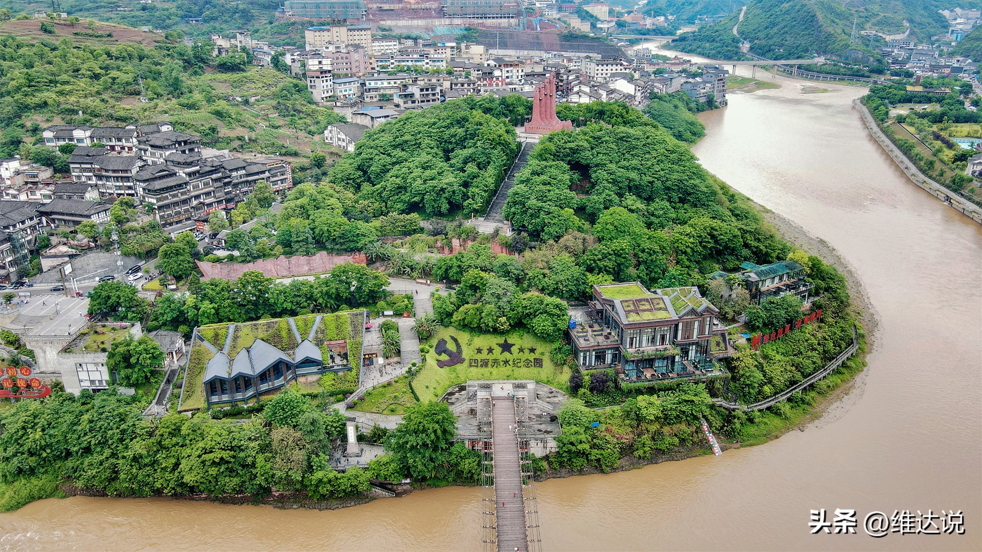 茅台镇是中国著名的酱香酒发源地,茅台镇第一大酒厂