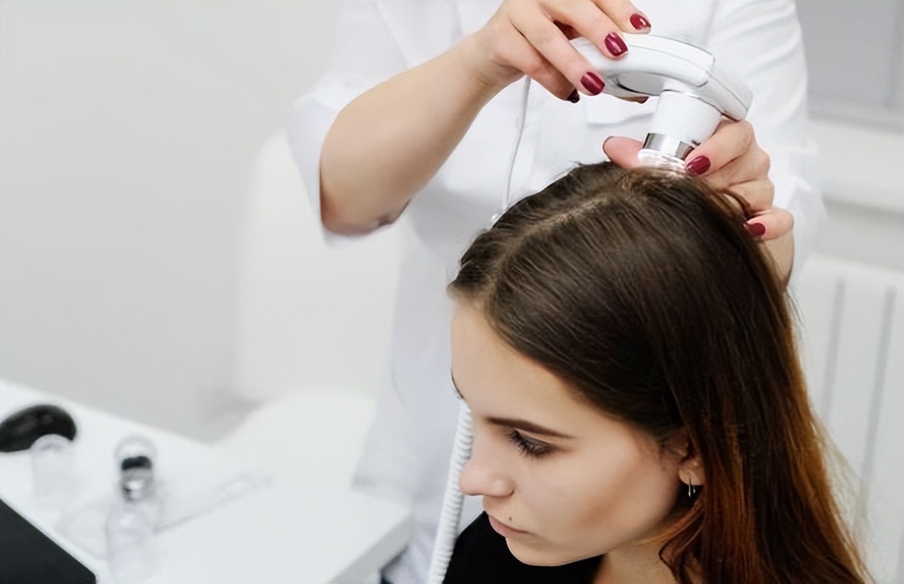 头皮上全是疙瘩大脓包是什么原因,头皮长疙瘩和脓包是怎么回事