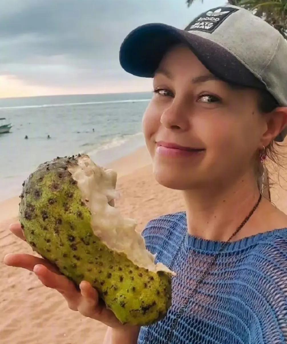 俄罗斯素食主义网红去世,外国女网红素食主义死亡