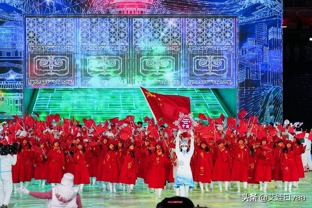 中国冬奥会代表团俄罗斯国旗入场,中国冬奥代表开幕式惊艳全球