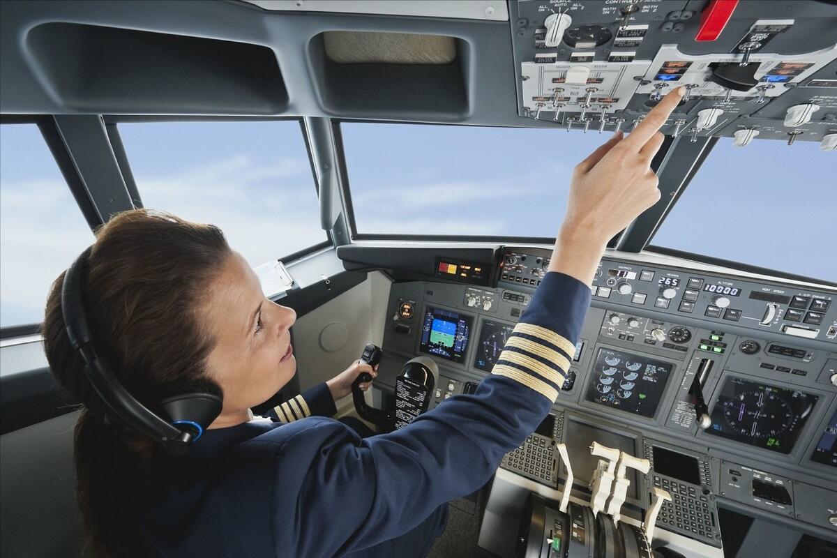 一天工作4小时高铁司机,上班四个小时高铁司机月薪有多少