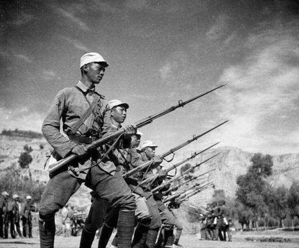 老人生日宴上儿女听完立刻报警,91岁的老人忽然说胡话