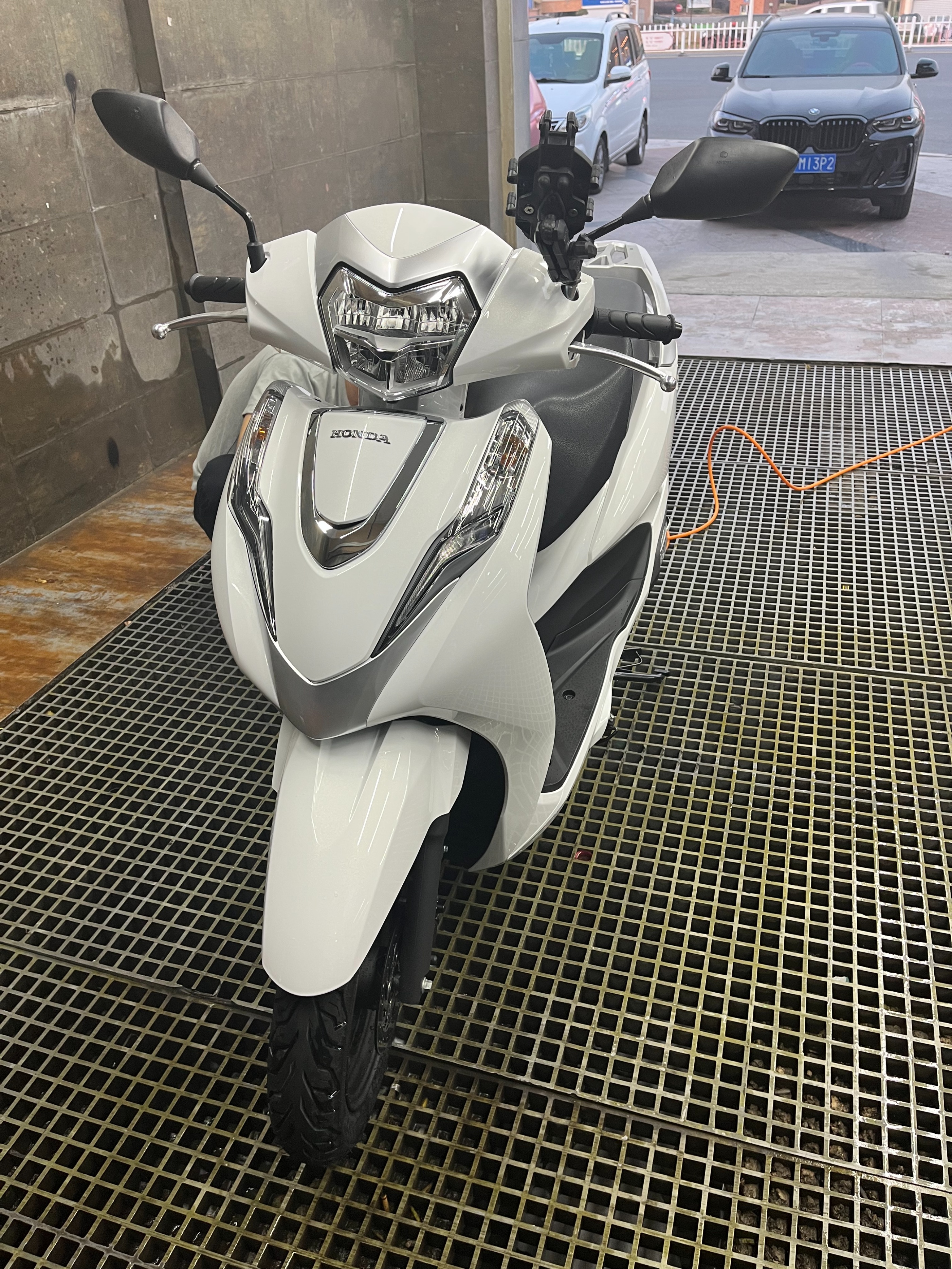 lead125拆转向灯,lead125改装双闪开关