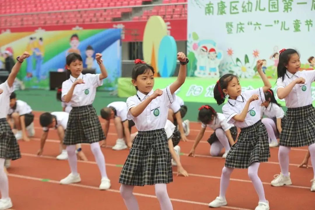 幼崽萌娃活动,运动会萌娃新颖开幕式