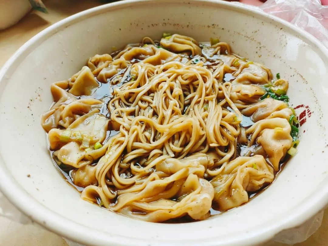 这个生活很慢,美食“泛滥”的小城藏不住了