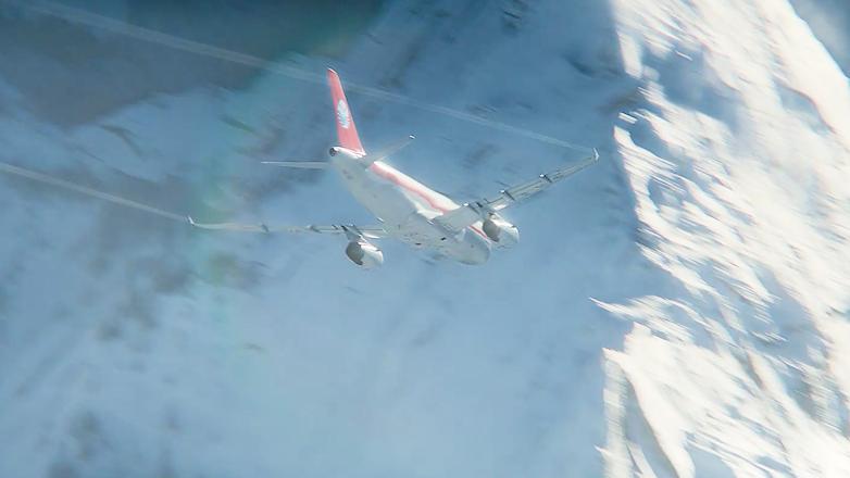 飞机挡风破裂数百人被困万米高空,玻璃破裂飞机迫降视频