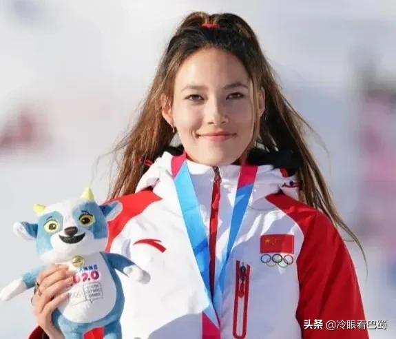 女足夺冠、爱凌添金：她们都是男足学习的好榜样