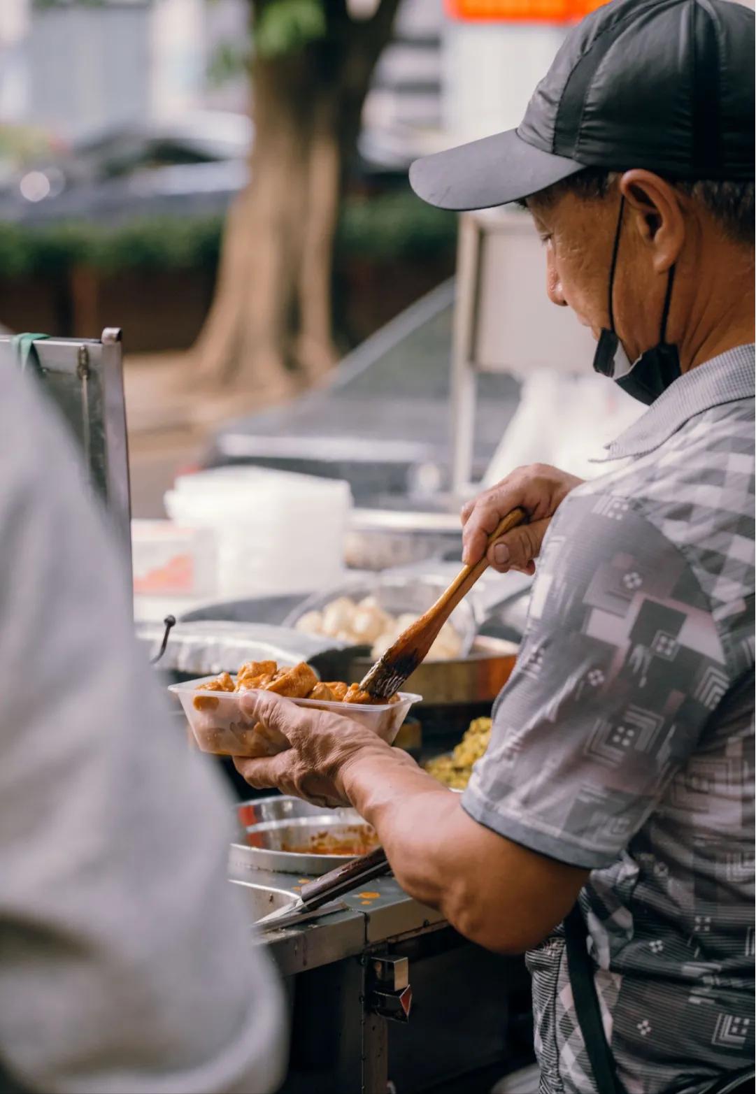 臭豆腐摊收入,臭豆腐摊能赚大钱吗