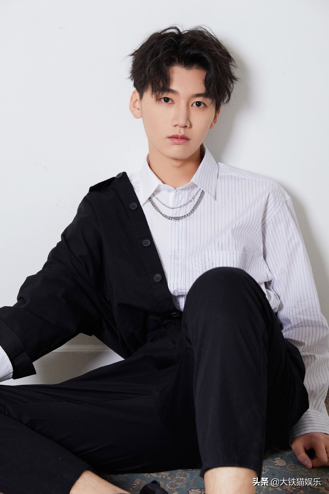 于正又宣一枚校草！10位“于男郎”颜值对比：他眼光在走下坡路？