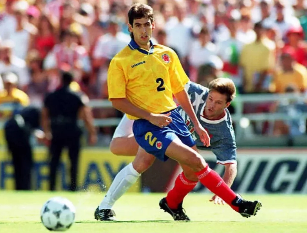 埃斯科巴乌龙球进自己球门吗,哥伦比亚世界杯埃斯科巴