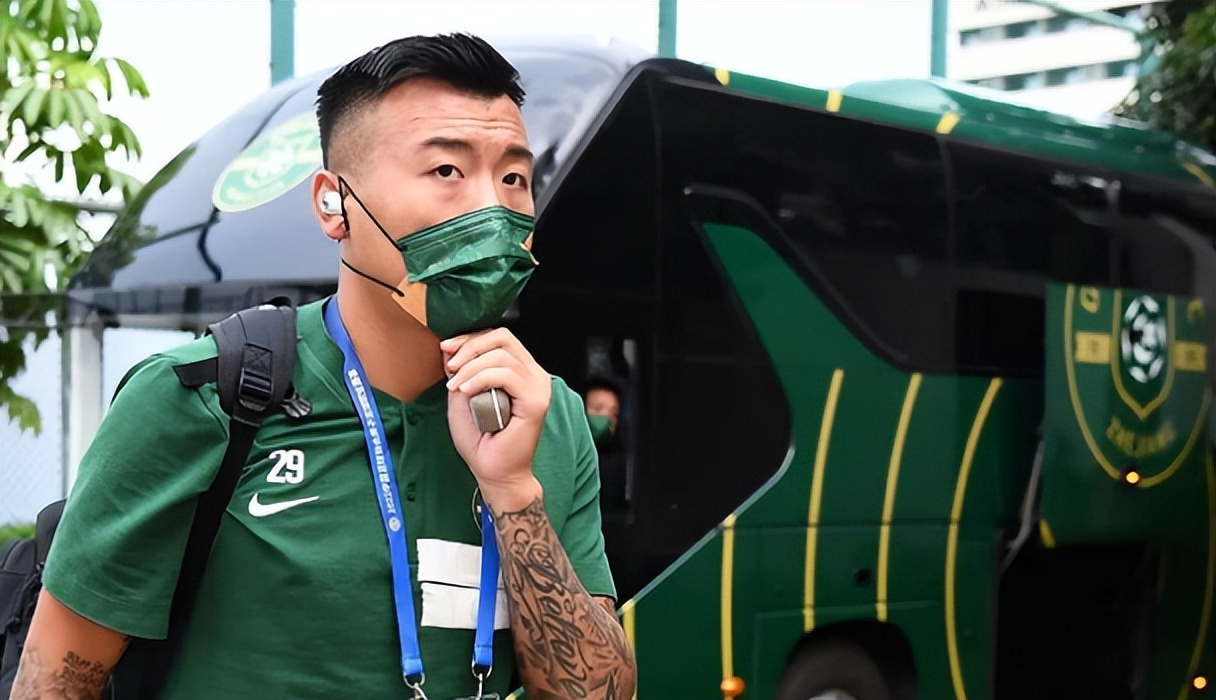 从浙江队球衣上白条看足协一意孤行，投资人商业利益谁来保障