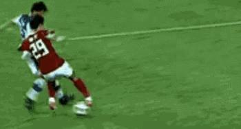 当年喊退钱的球迷,还记得曾经采访翻车的足球记者吗