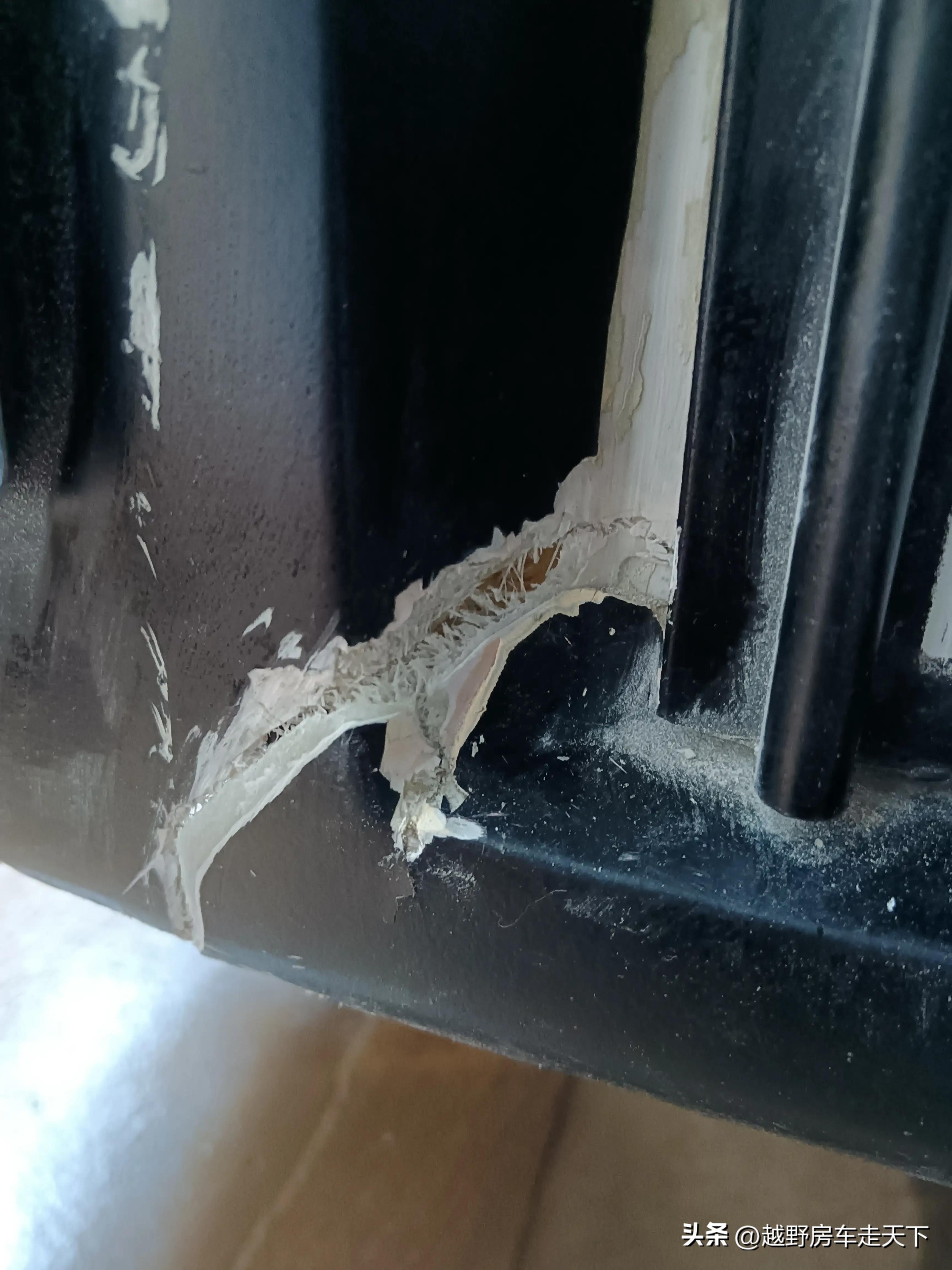 大流沙砸坏车子,铁皮车壳撞裂开怎么修复