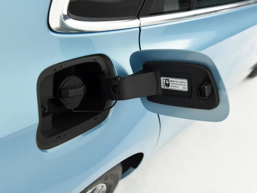 2024款红旗h5智联版是混动吗,红旗油气混动21款h5豪华版价格