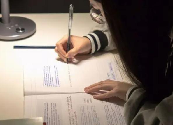 高中生自创饺子字体学校纷纷效仿,好看的饺子字体