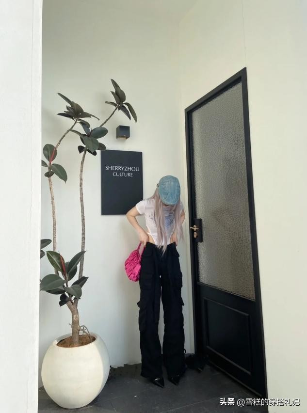 无意间火了的裤子,突然爆火的黑色裤装