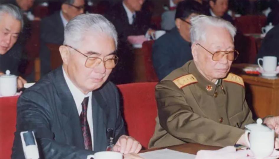 1992年，*小平邓**为何建议增加时年78岁的张震为中央军委副主席