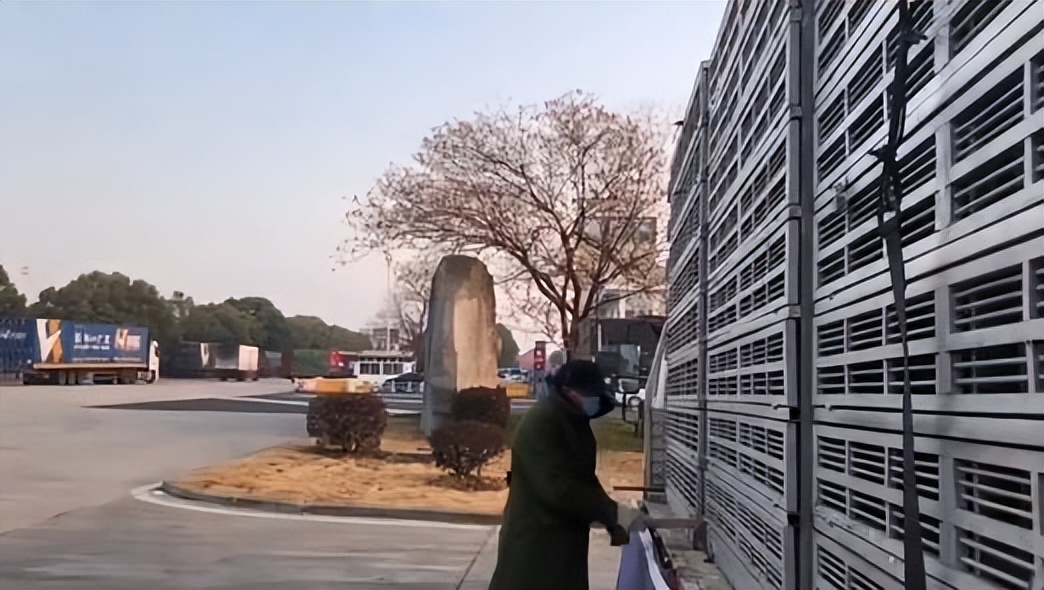 三郑战安庆这位冠军领先16分钟归巢