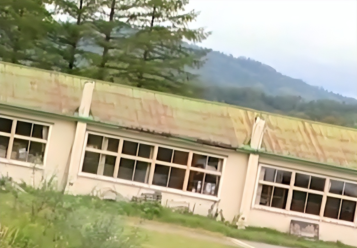 男子偷渡黄浦江,被骗出国打黑工护照被押偷渡回国