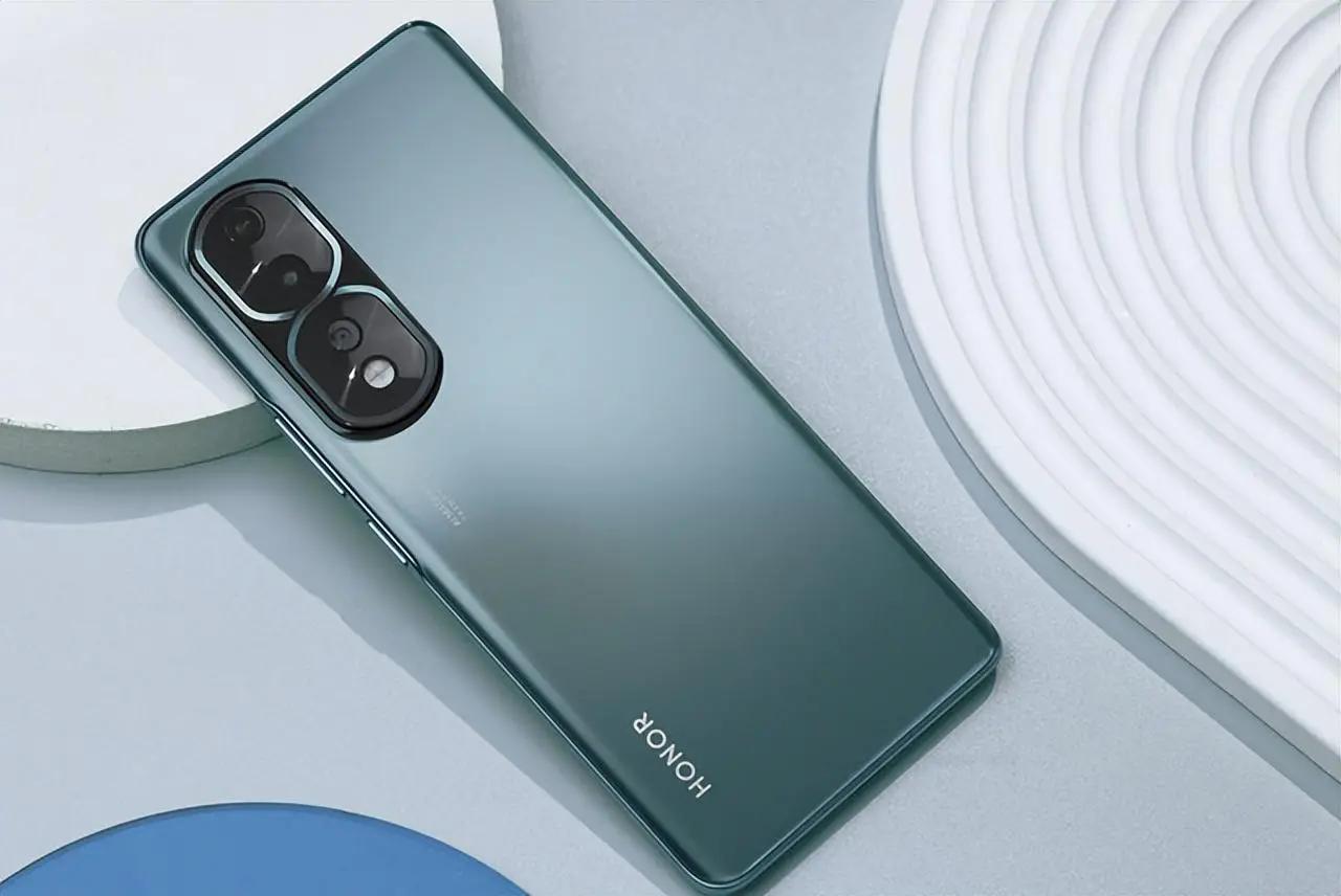 预算2500强悍游戏手机。骁龙8Gen2/8+处理器。畅玩各类主流游戏