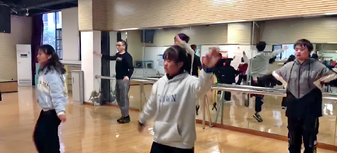 这才是青春啊知乎,这才是青春该有的样子课间操