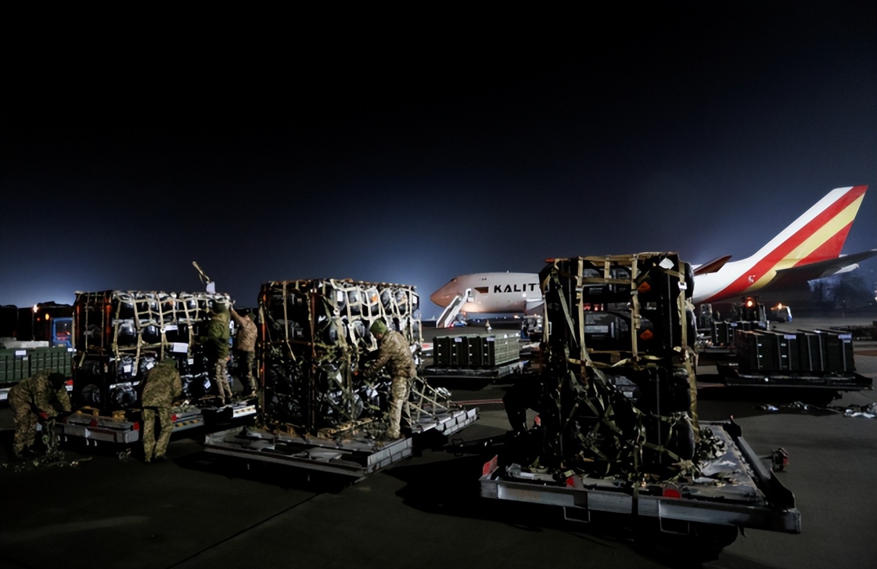 湾湾就是“大傻子”，买美国*器武**光给钱收不到货