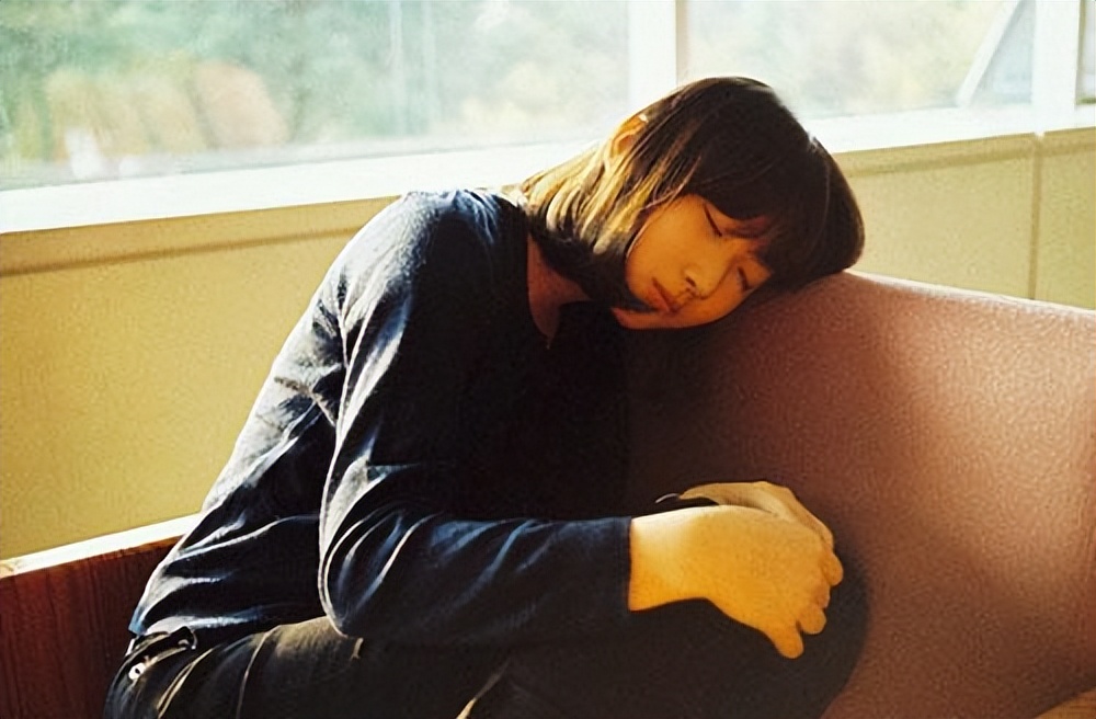 男人扎心伤感句子图片,扎心的句子伤感的句子