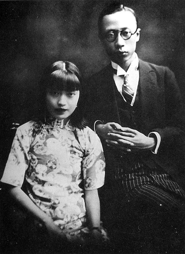 末代皇后婉容死后被扔在臭水沟边,末代皇后私生女