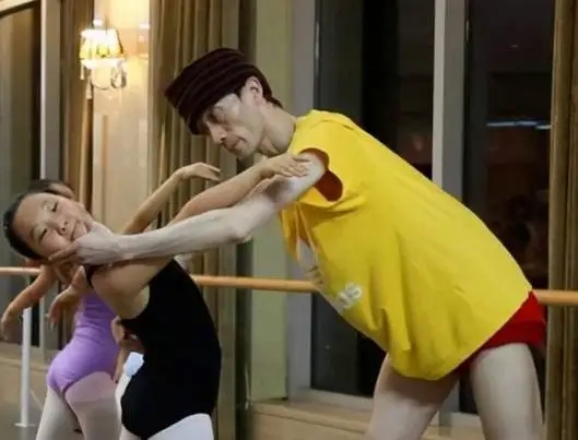 郭冷是杨丽萍唯一的徒弟吗,郭冷和杨丽萍完整视频